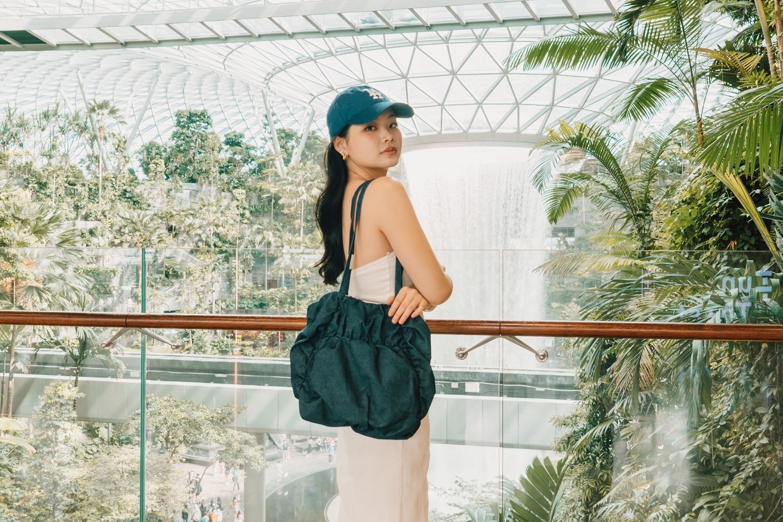 Thay gi khi 80% khach Viet muon xuat ngoai dip he? hinh anh