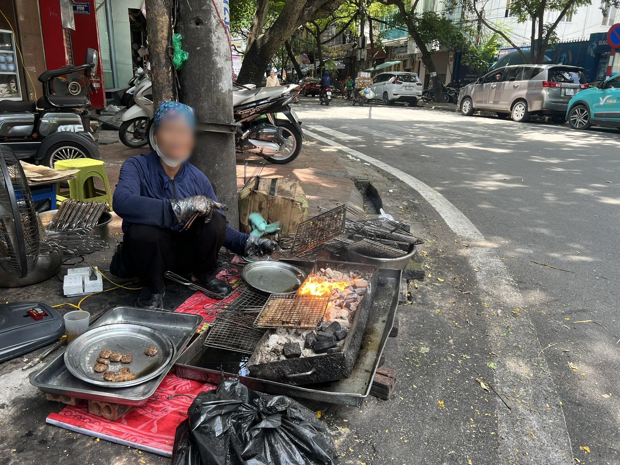 Phat 3,5 trieu dong chu quan bun cha nuong thit voi nuoc than hinh anh