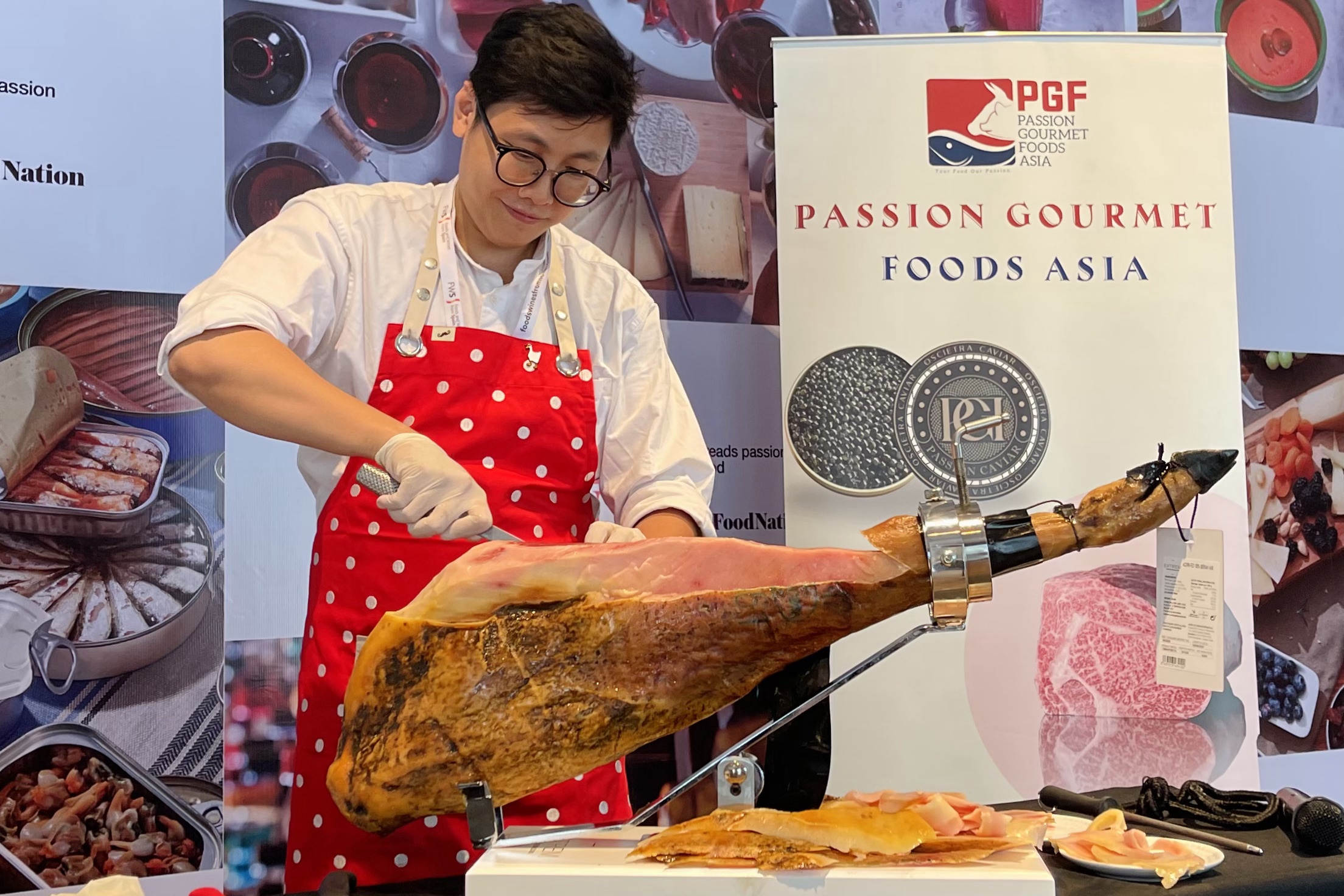 Can canh dui heo muoi Iberico 30 trieu dong/chiec tai TP.HCM hinh anh