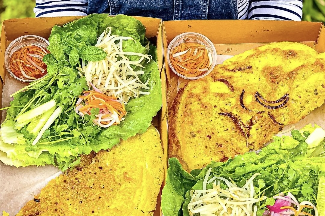 Bao Tay goi y du khach nen an banh xeo khi den Viet Nam hinh anh