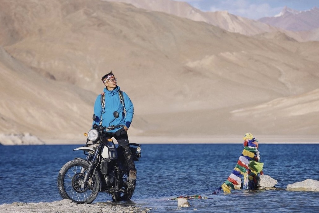 Toi lai xe may tren duong nhua cao nhat the gioi o Pakistan hinh anh