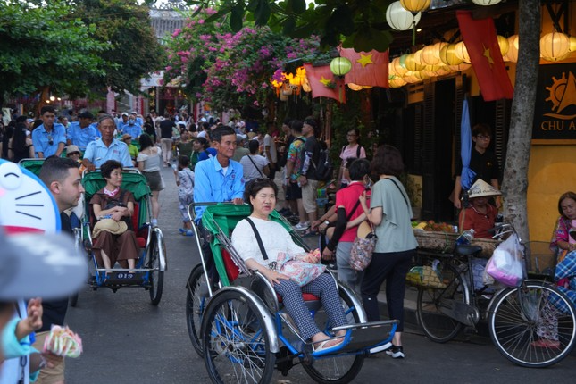 Khach quoc te den Viet Nam giam 3 thang lien tiep hinh anh