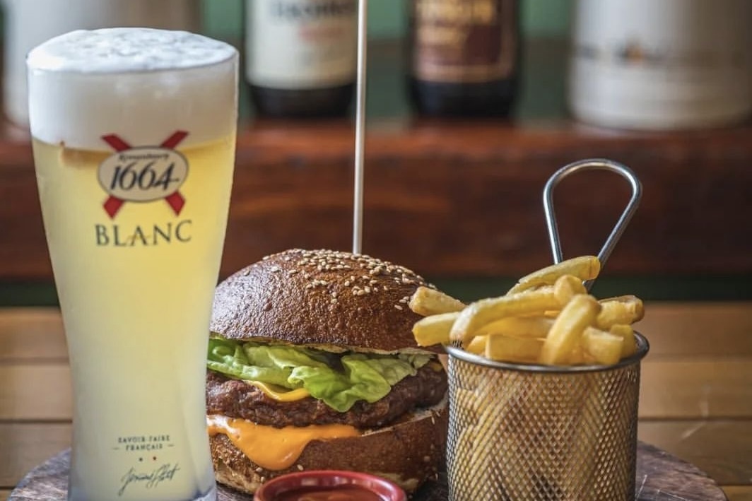 Gia bia gay soc tai Olympic hinh anh