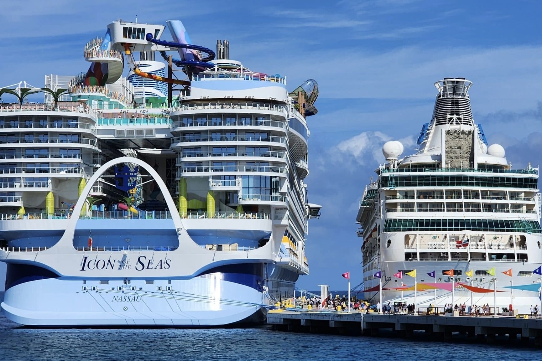 Tau du lich ngay cang 'khong lo' hinh anh