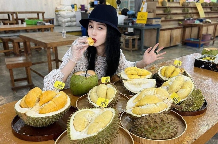 Pham Bang Bang an sau rieng, Malaysia don bon khach hinh anh