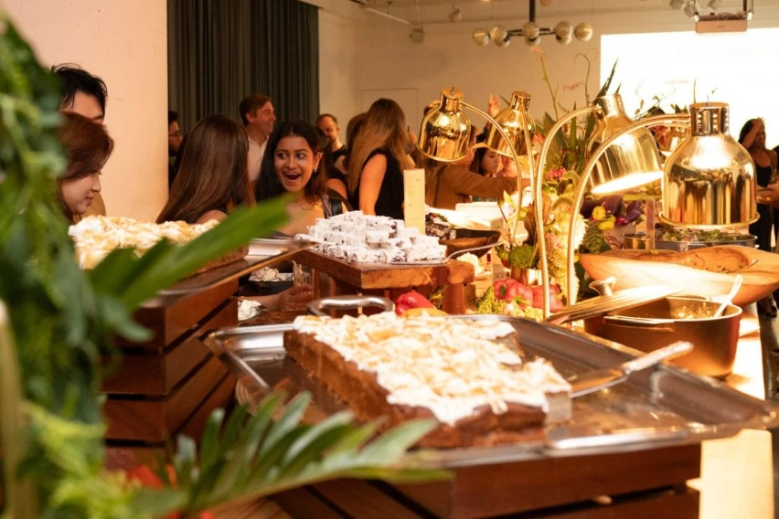 Dung thuc an thua nau tiec buffet cho 200 nguoi o Hong Kong hinh anh