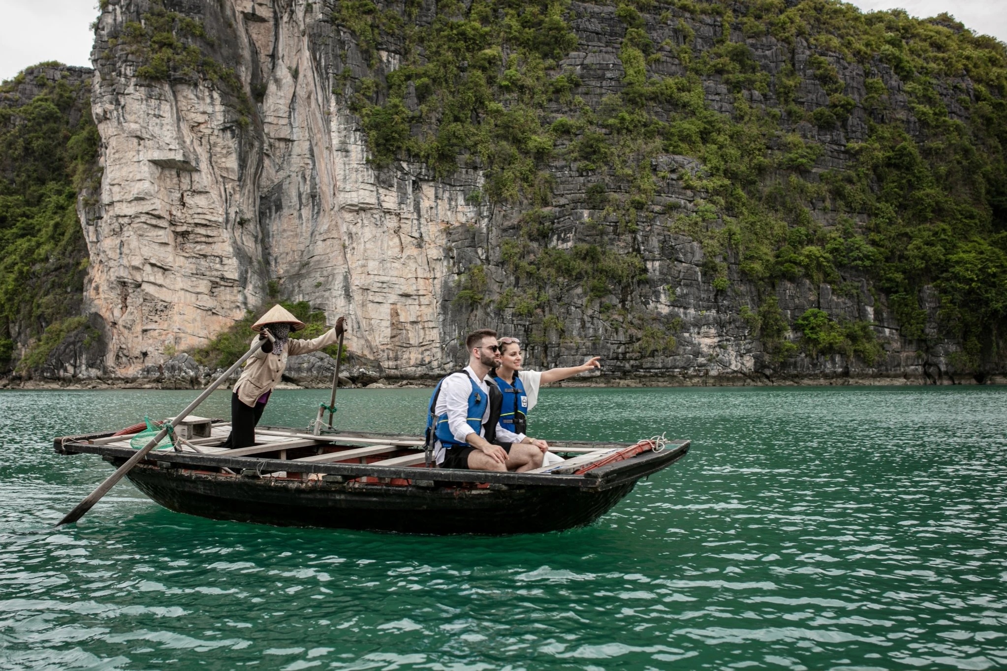 Ai dua ty phu An Do va 4.500 nhan vien du lich Viet Nam? hinh anh