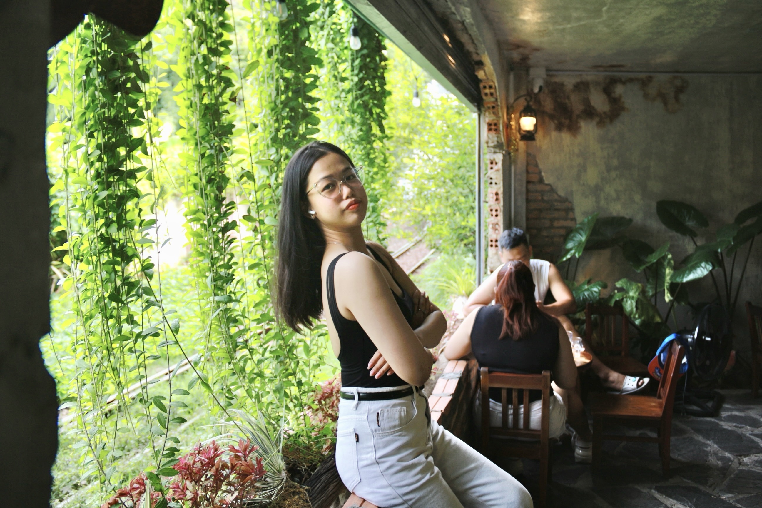 Cho ca ngay cho 1 tam anh tai quan ca phe duong tau Nha Trang hinh anh