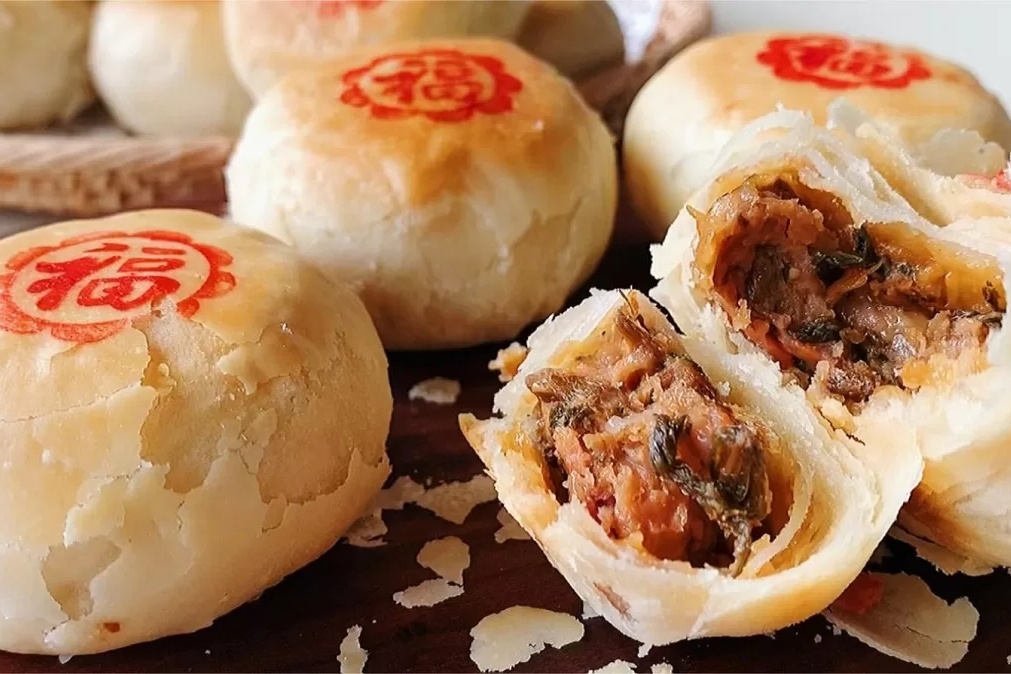 Chiec rang gay chuyen trong banh trung thu tai Trung Quoc hinh anh