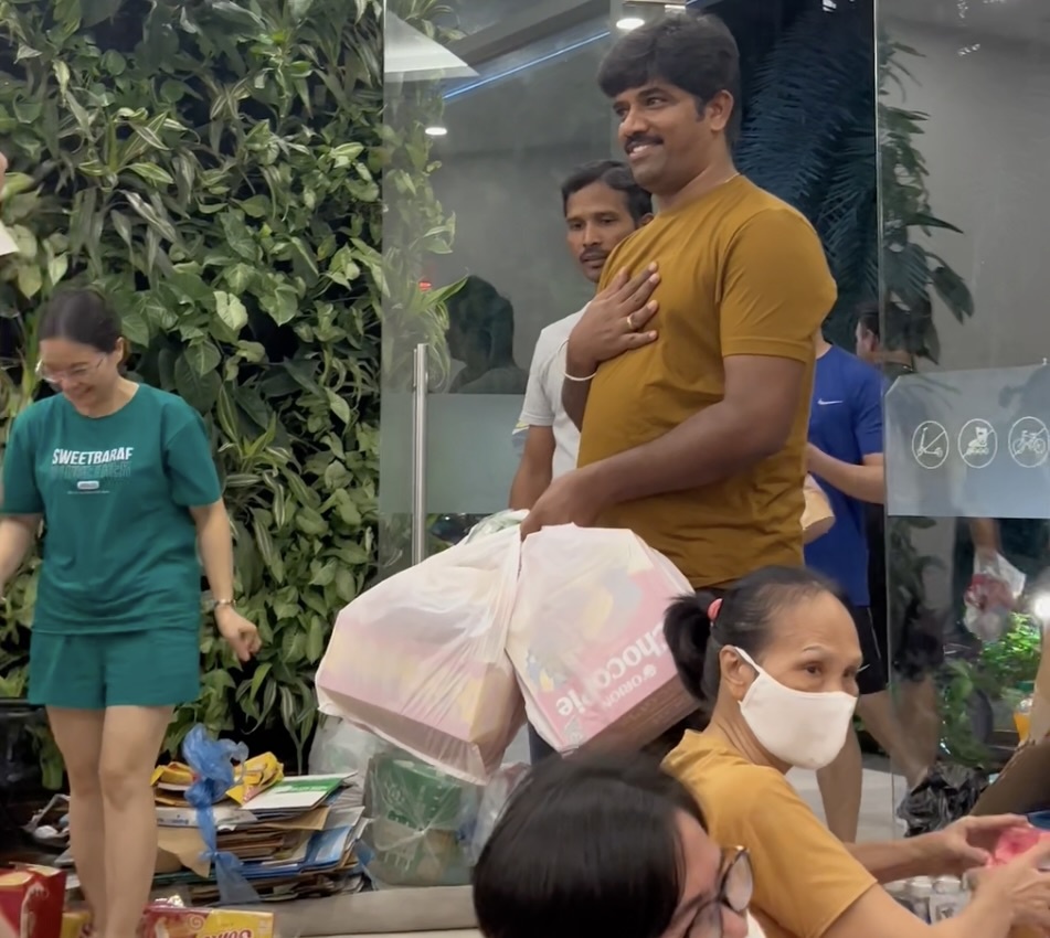 Khach Tay phu don Yagi anh 1