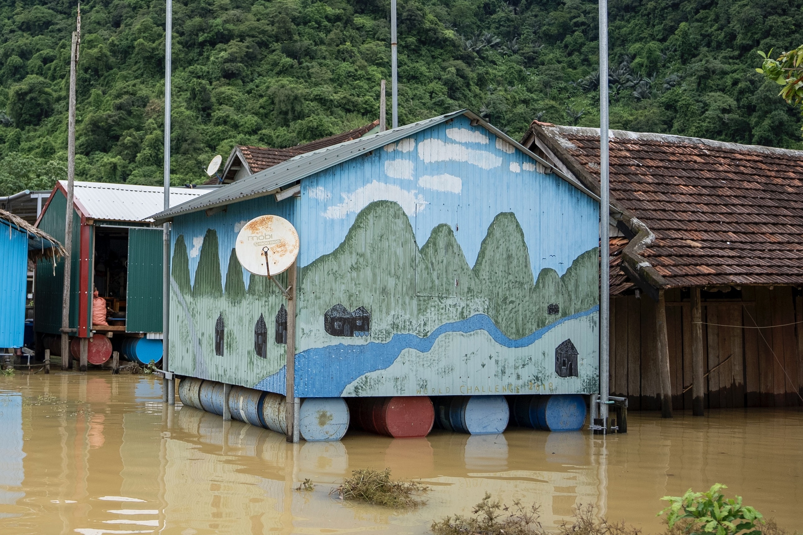 'Lang du lich tot nhat the gioi' o Quang Binh sinh ton trong lu hinh anh