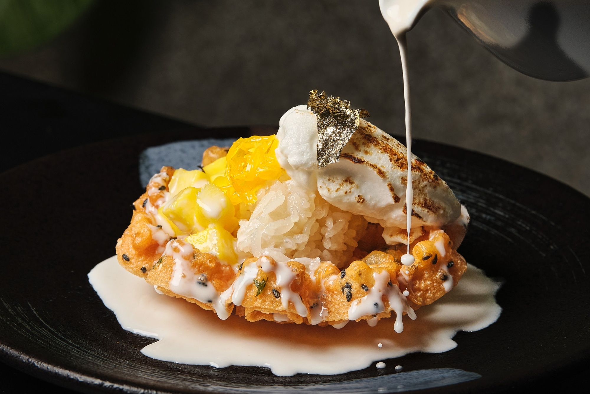 Gao Seng Cu Tay Bac lan dau ket hop voi ca ri tom Thai Lan hinh anh