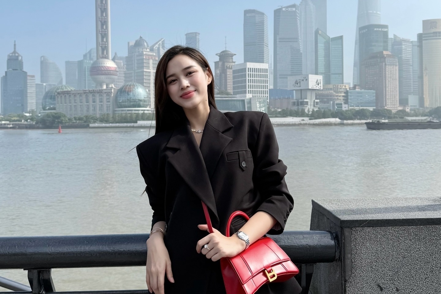 Loat sao Viet do xo du lich Thuong Hai, To Chau hinh anh