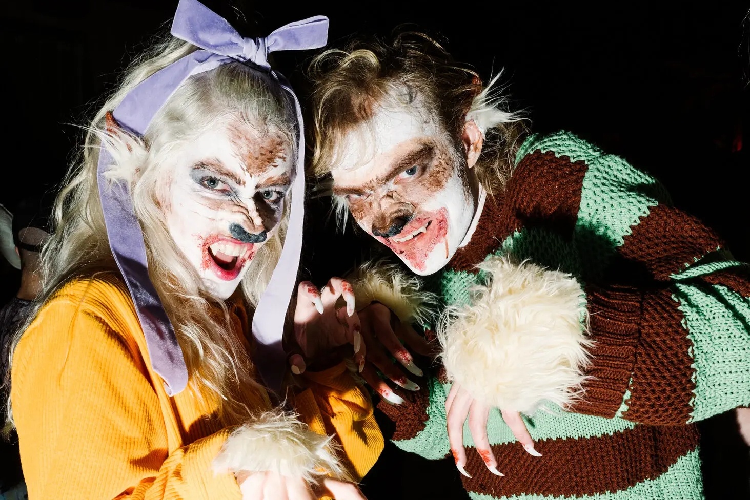 Kiem bon tien nho du lich 'ma am' mua Halloween hinh anh