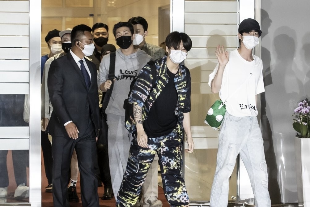 San bay Han Quoc 'dep' loi di rieng cho idol, KOL hinh anh