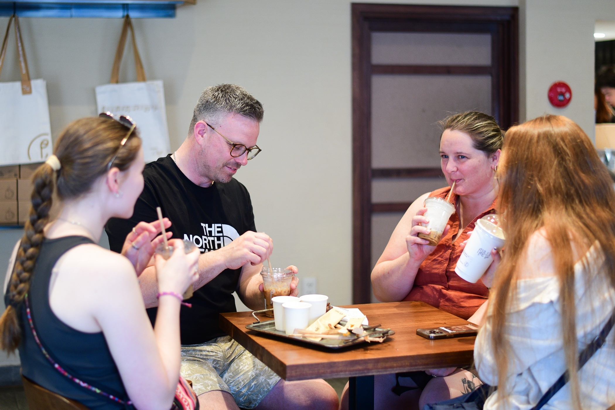 thi truong khach Australia anh 4