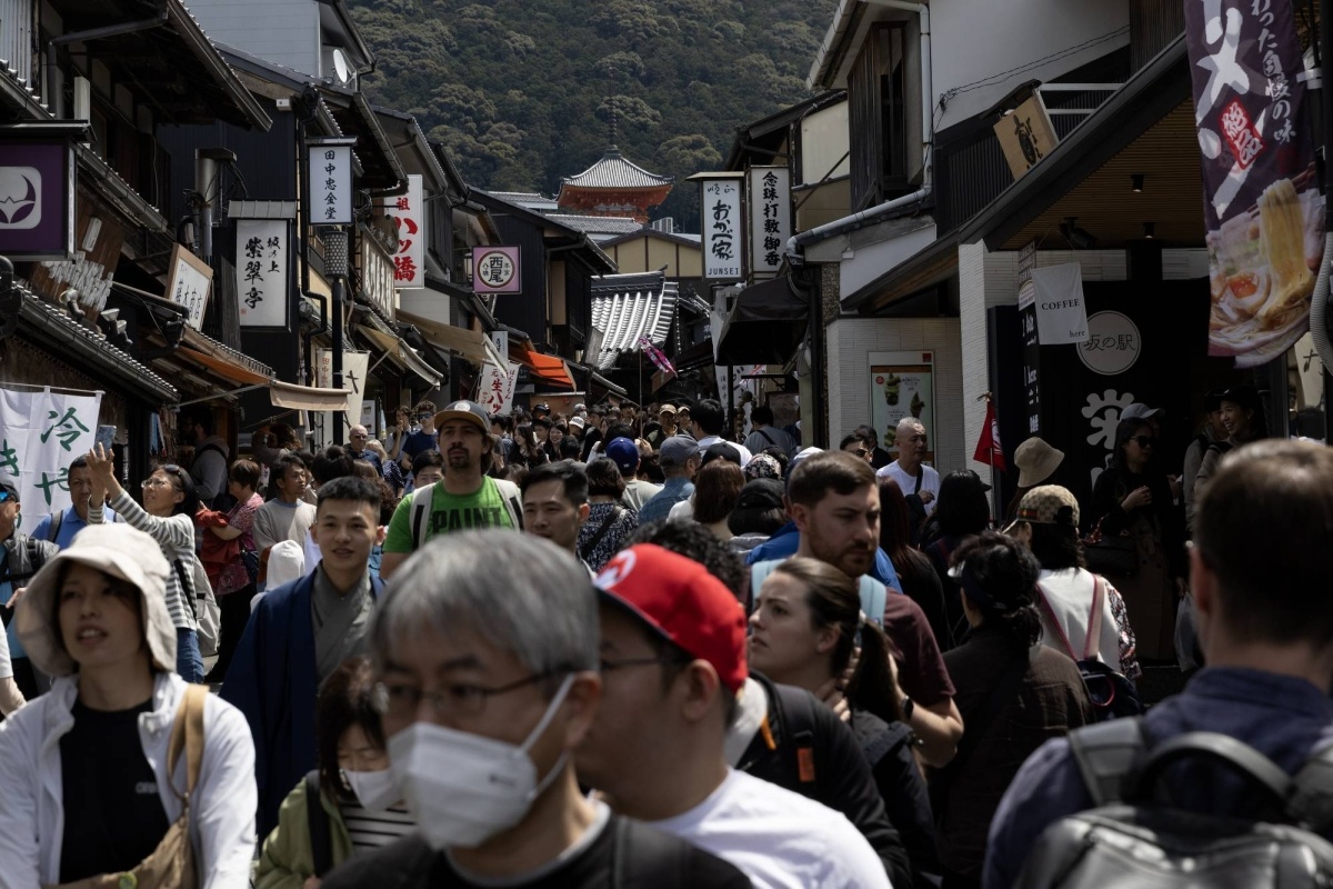 Khach den Nhat Ban bung no, nhung van kem Thai Lan hinh anh