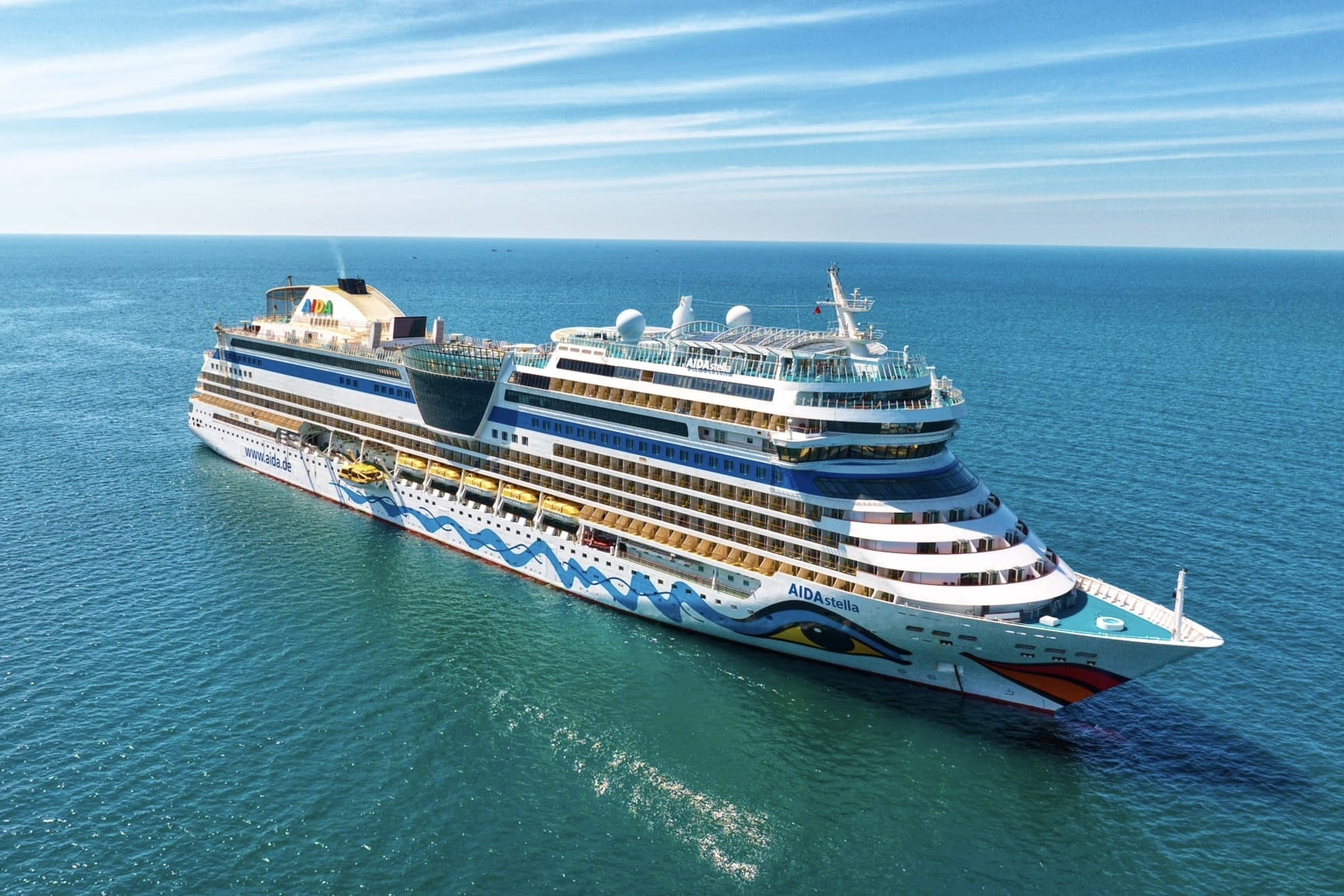 Cang quoc te Phu Quoc mo cua sau 10 nam, 2 du thuyen dang 'xep hang' hinh anh