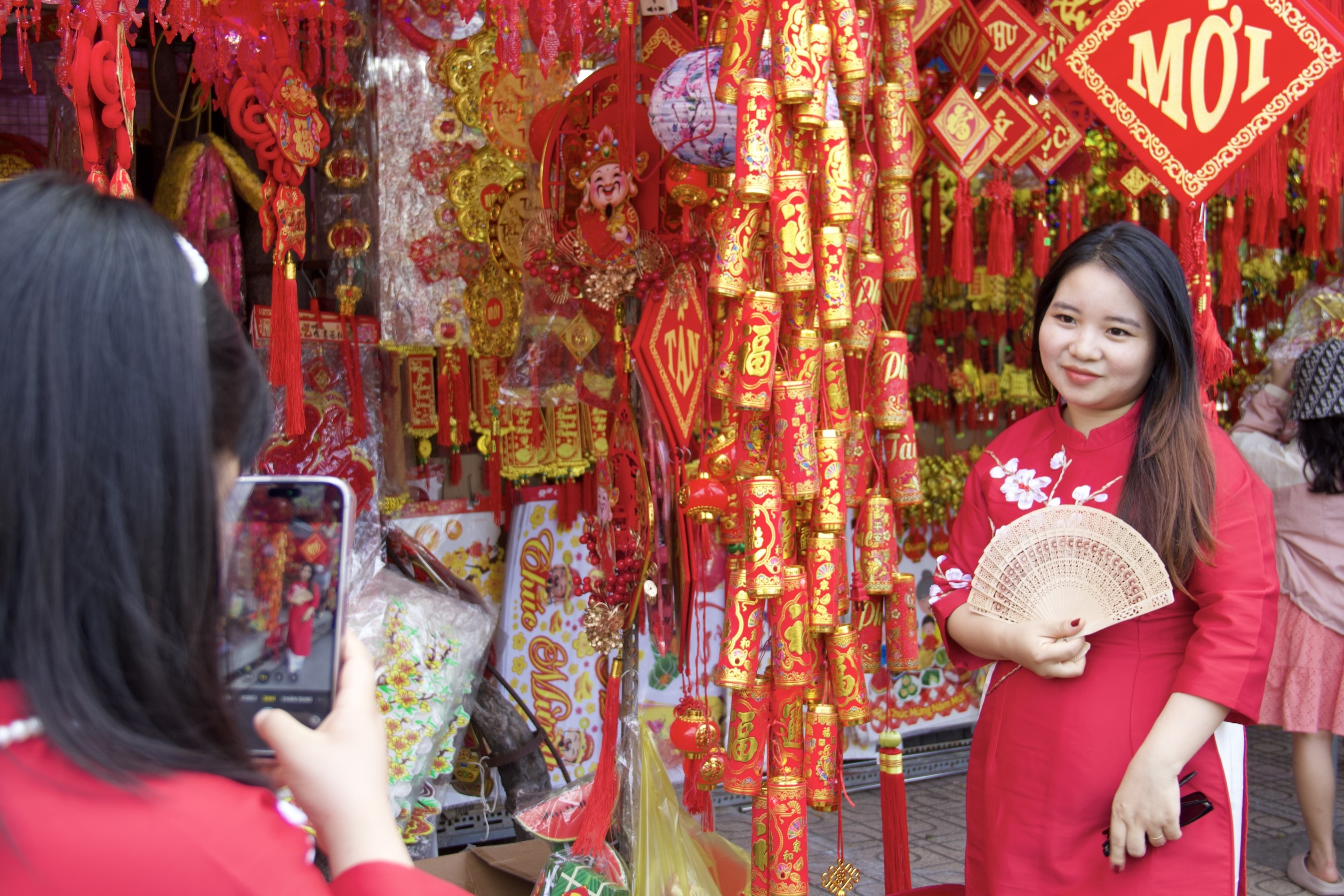 Pho den long 'moi nam co mot' o Nha Trang than e hinh anh
