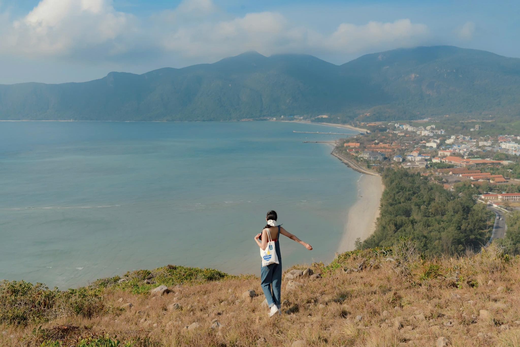 Nui Lo Voi thanh diem check-in 'hot' nhat Con Dao hinh anh