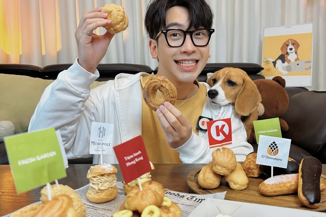 Food reviewer het thoi hinh anh
