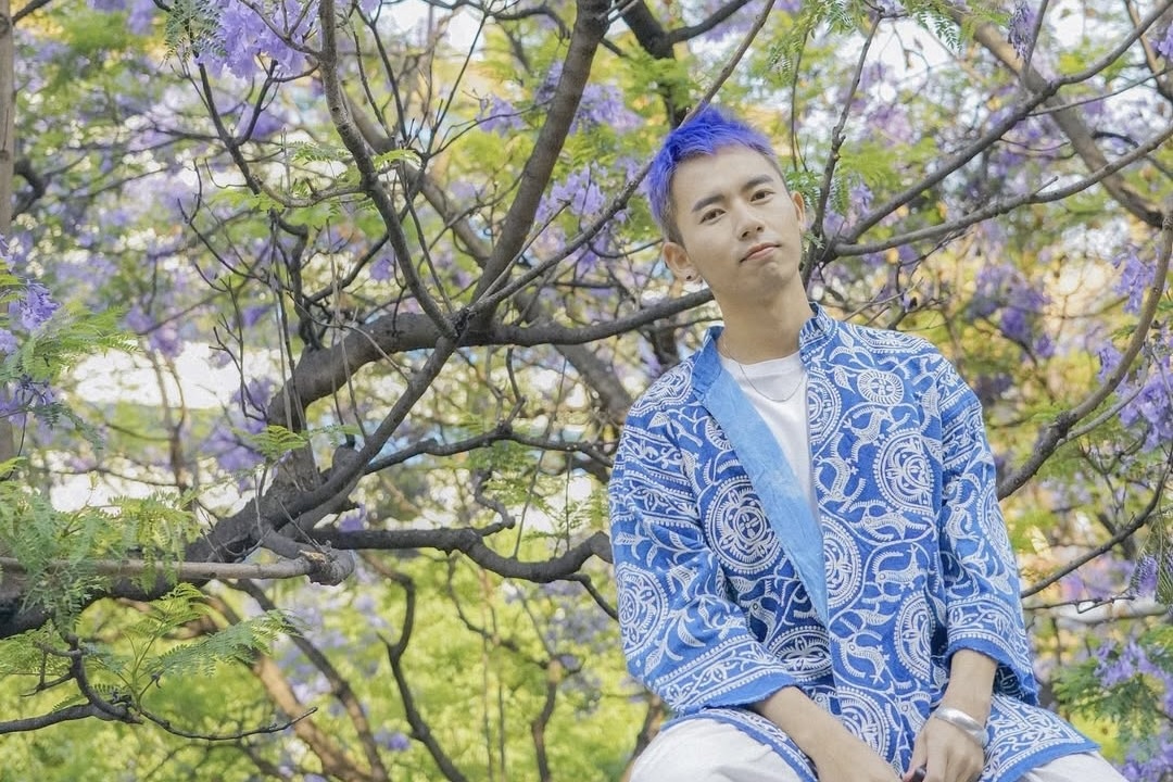 Mua phuong tim 'e' khach Viet cua Con Minh, Trung Quoc hinh anh