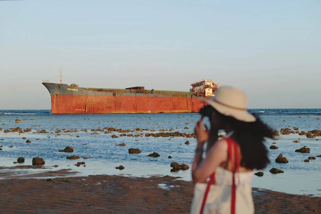 Tau mac can 'hot' nhat Ninh Thuan bi nut hinh anh