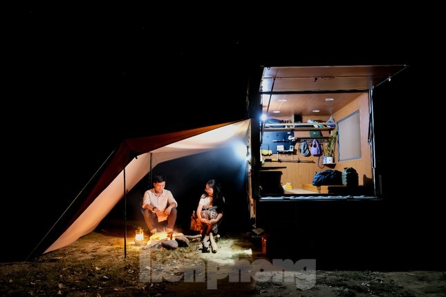 xe tai du lich anh 13