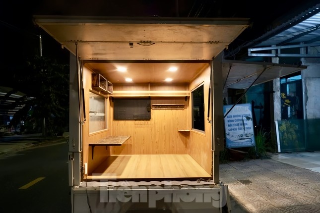 xe tai du lich anh 3