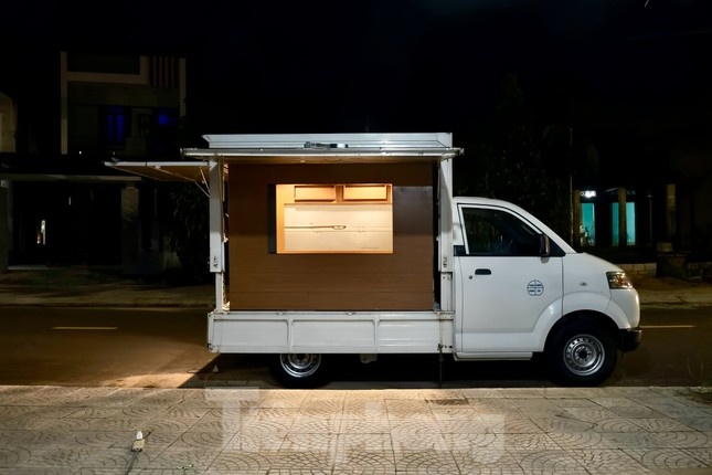 xe tai du lich anh 4