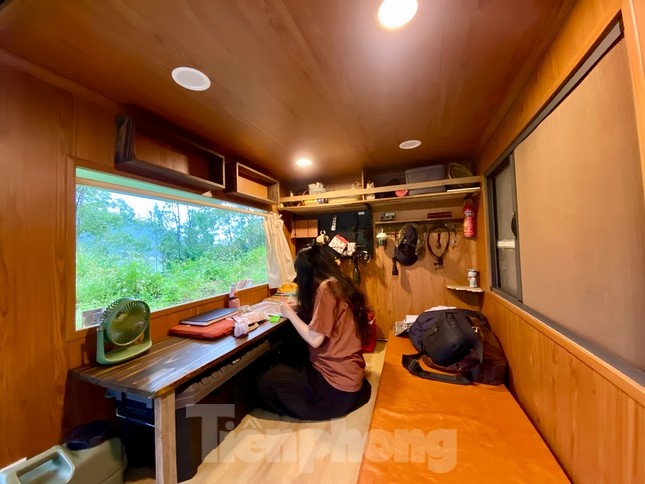 xe tai du lich anh 5