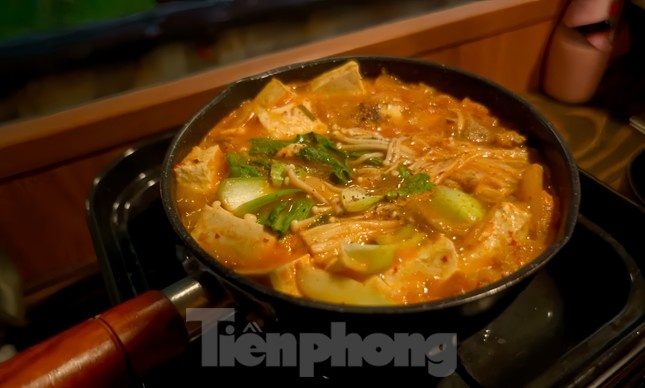 xe tai du lich anh 7