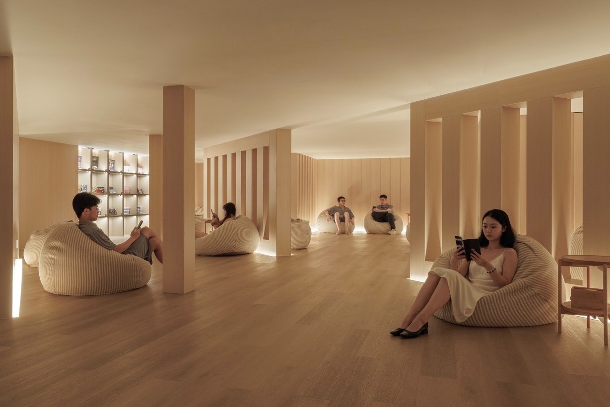 Hen ho sau gio lam tai phong tam cong cong o Trung Quoc hinh anh