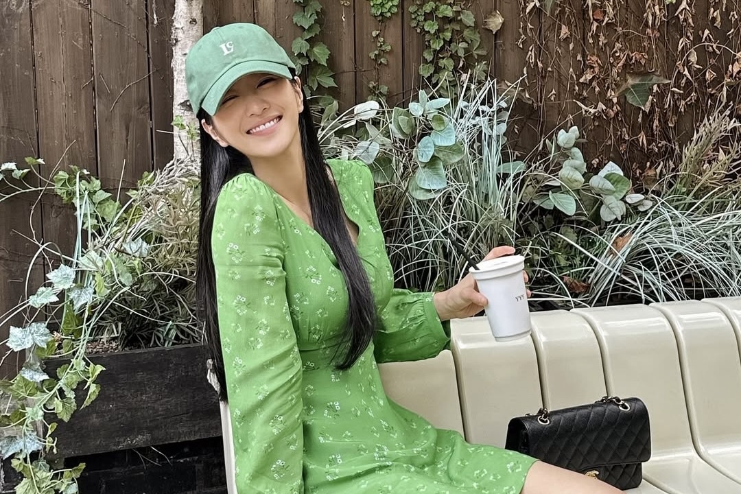 Seo Ye Ji uong bia o Da Nang hinh anh