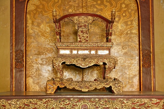 ngai vang trieu Nguyen hong anh 3
