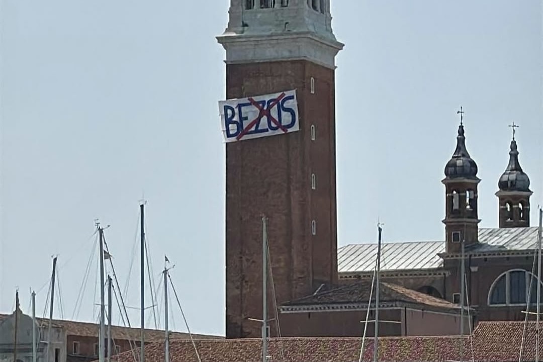 Toan canh hat hui Jeff Bezos tai Venice truoc them sieu dam cuoi hinh anh