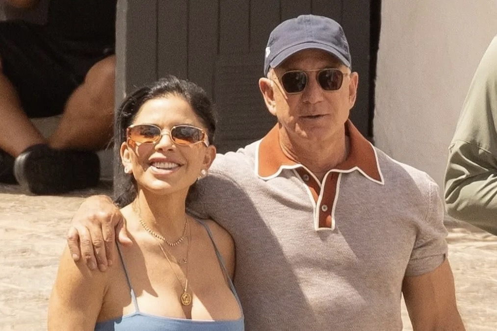 Jeff Bezos 'lay long' dan Venice sau lan song phan doi dam cuoi hinh anh