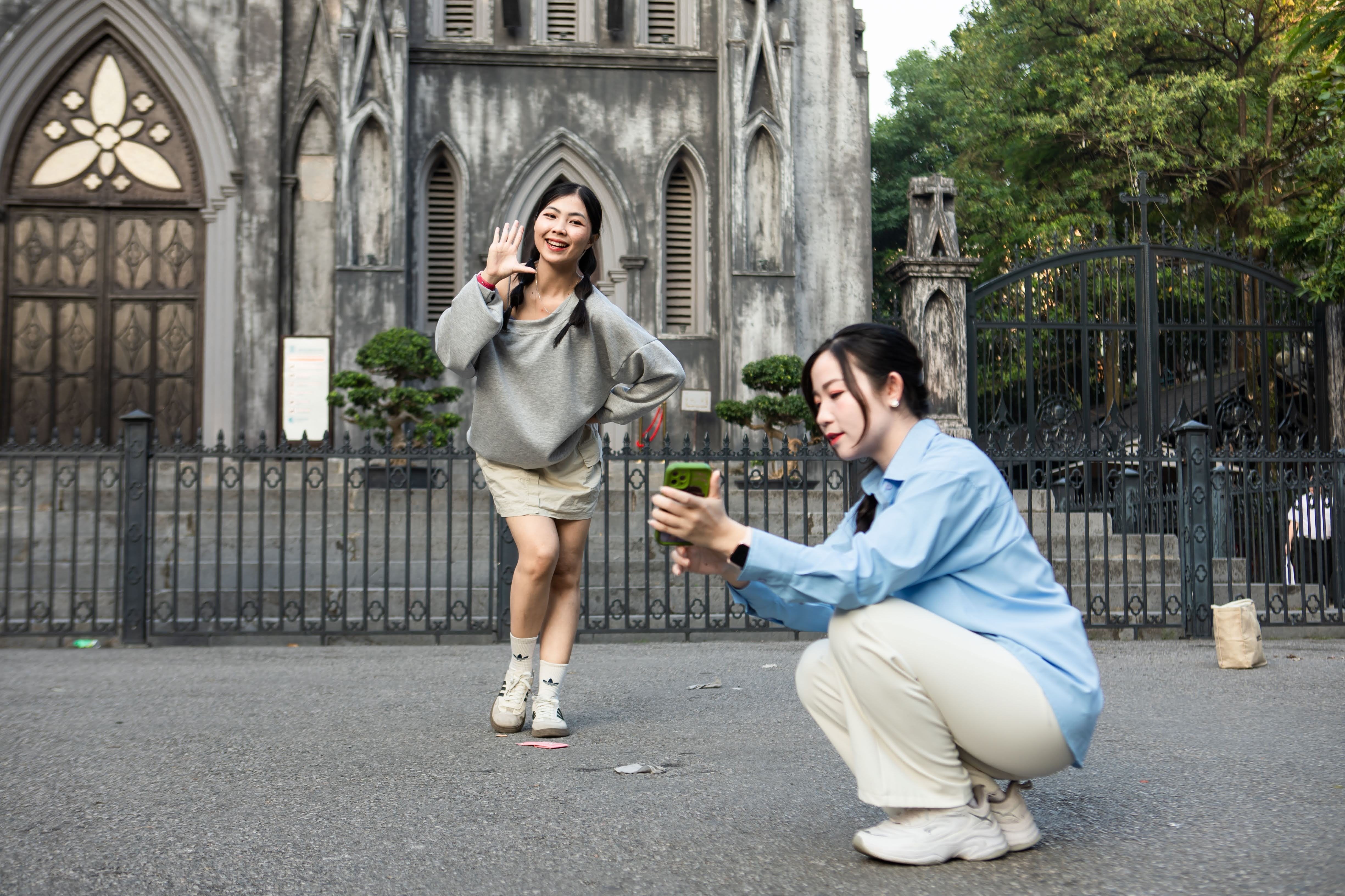 Bao Tay: 'Ha Noi dang vao thoi ky hoang kim du lich' hinh anh