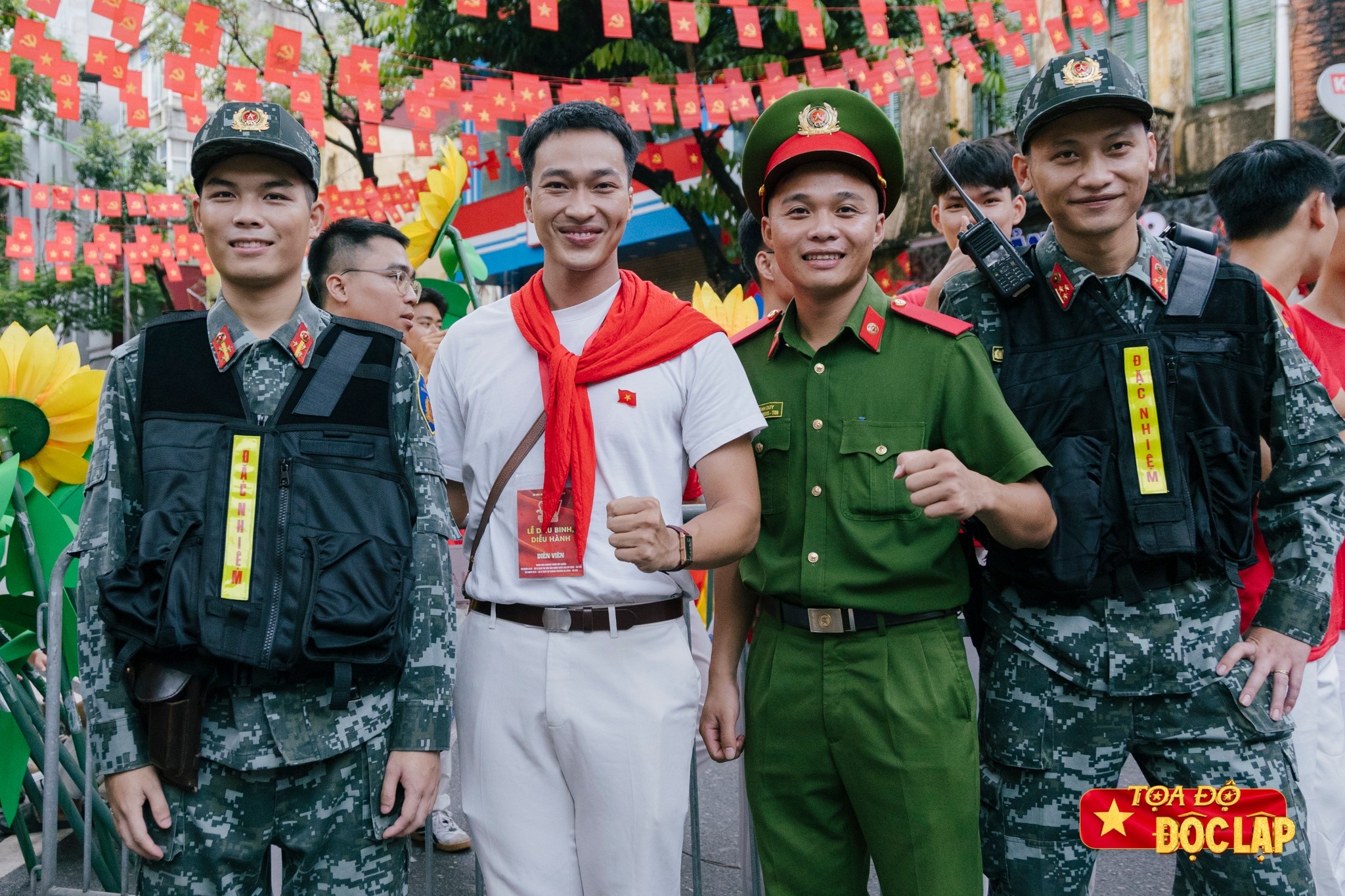 luc luong dac nhiem anh 8