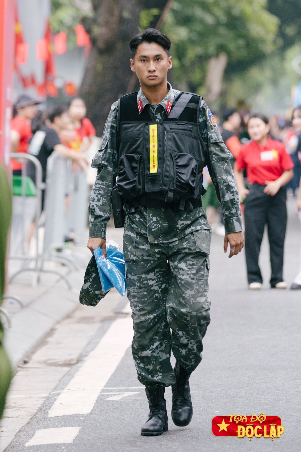 luc luong dac nhiem anh 6