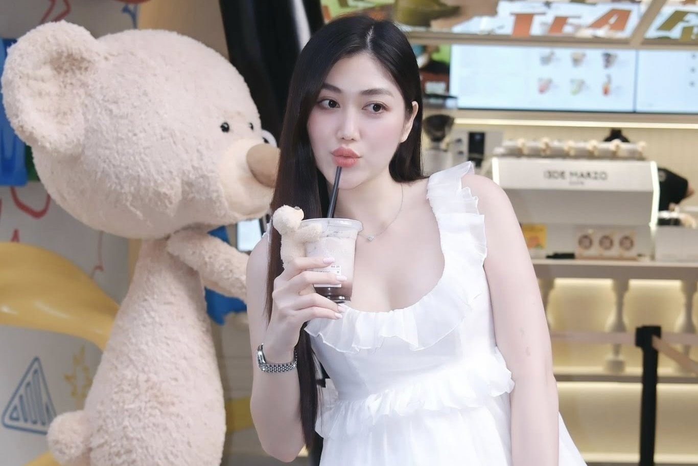 Sac voc ban gai tin don cua tien dao Dinh Bac hinh anh