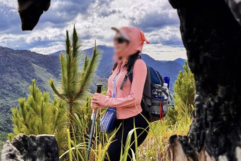 Cong an vao cuoc vu nguoi dan doan 'doi om hon' khach trekking Ta Xua hinh anh