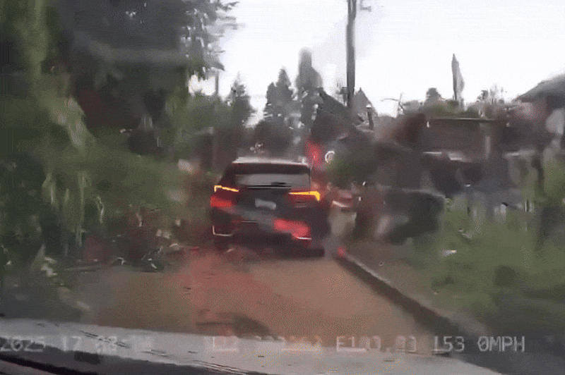 3 nguoi thoat chet khi lo dat hat vang oto xuong vuc o Sa Pa hinh anh