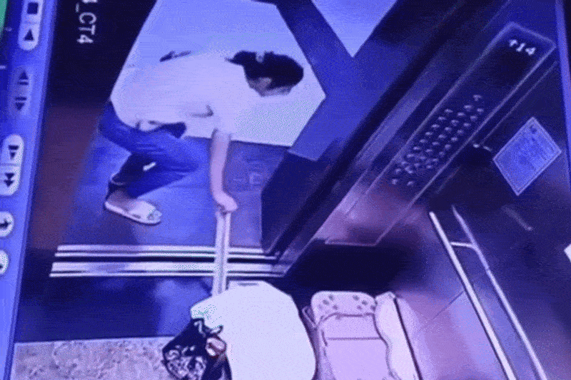 Them vu cu dan lam hong thang may chung cu gay phan no o Ha Noi hinh anh