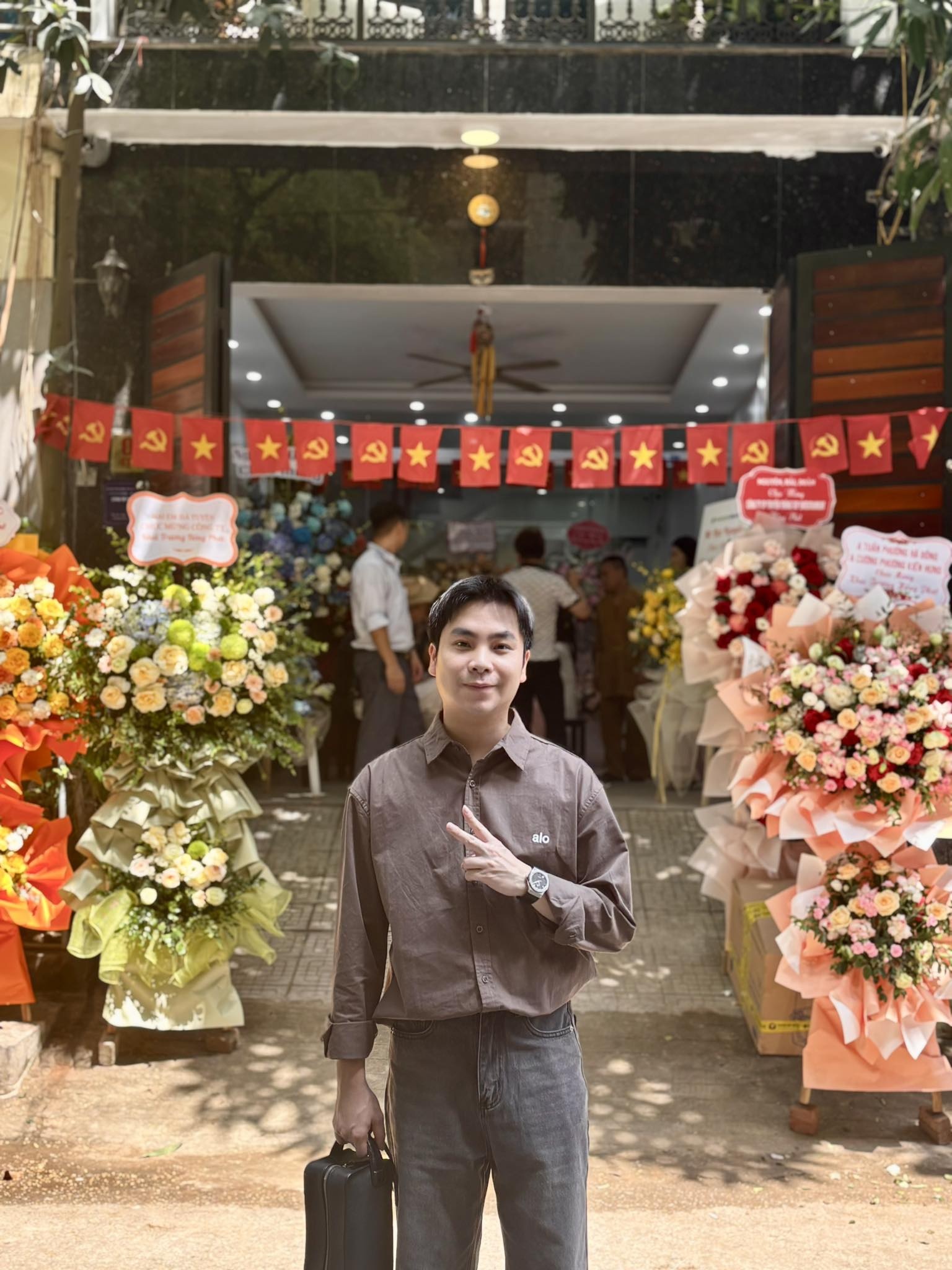 tien nguyen mo cong ty anh 2