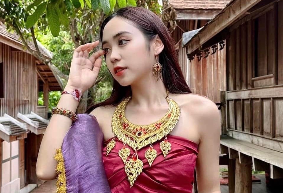 TikToker Tina Thao Thi, co gai Lao ung ho ba con vung lu Thai Nguyen hinh anh