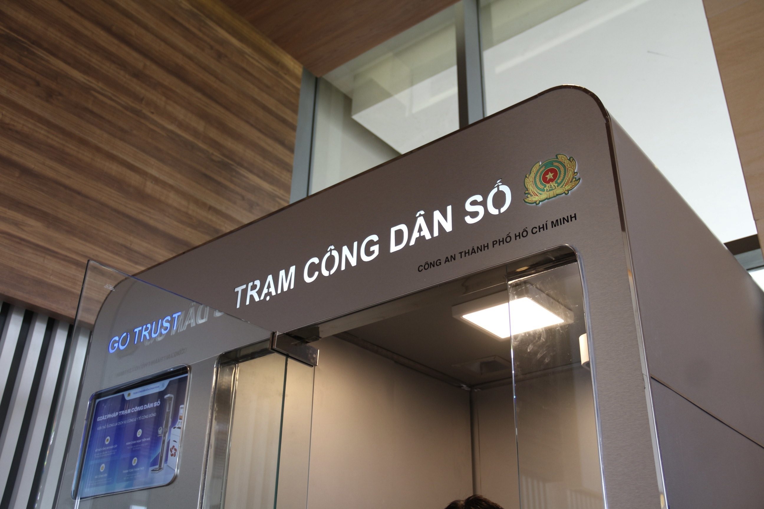 tram cong dan so anh 1