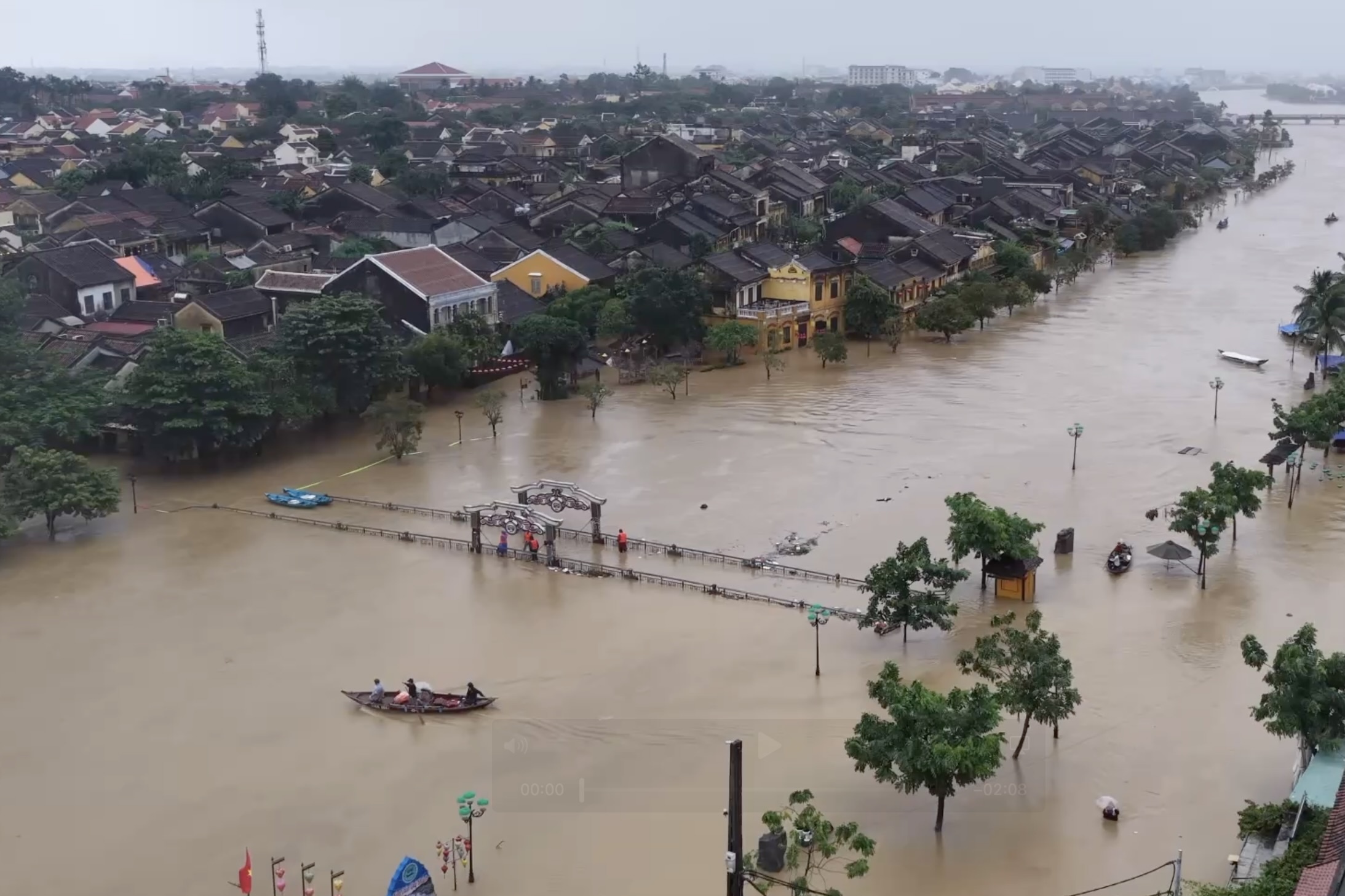 Hoi An trong con lu lich su hinh anh