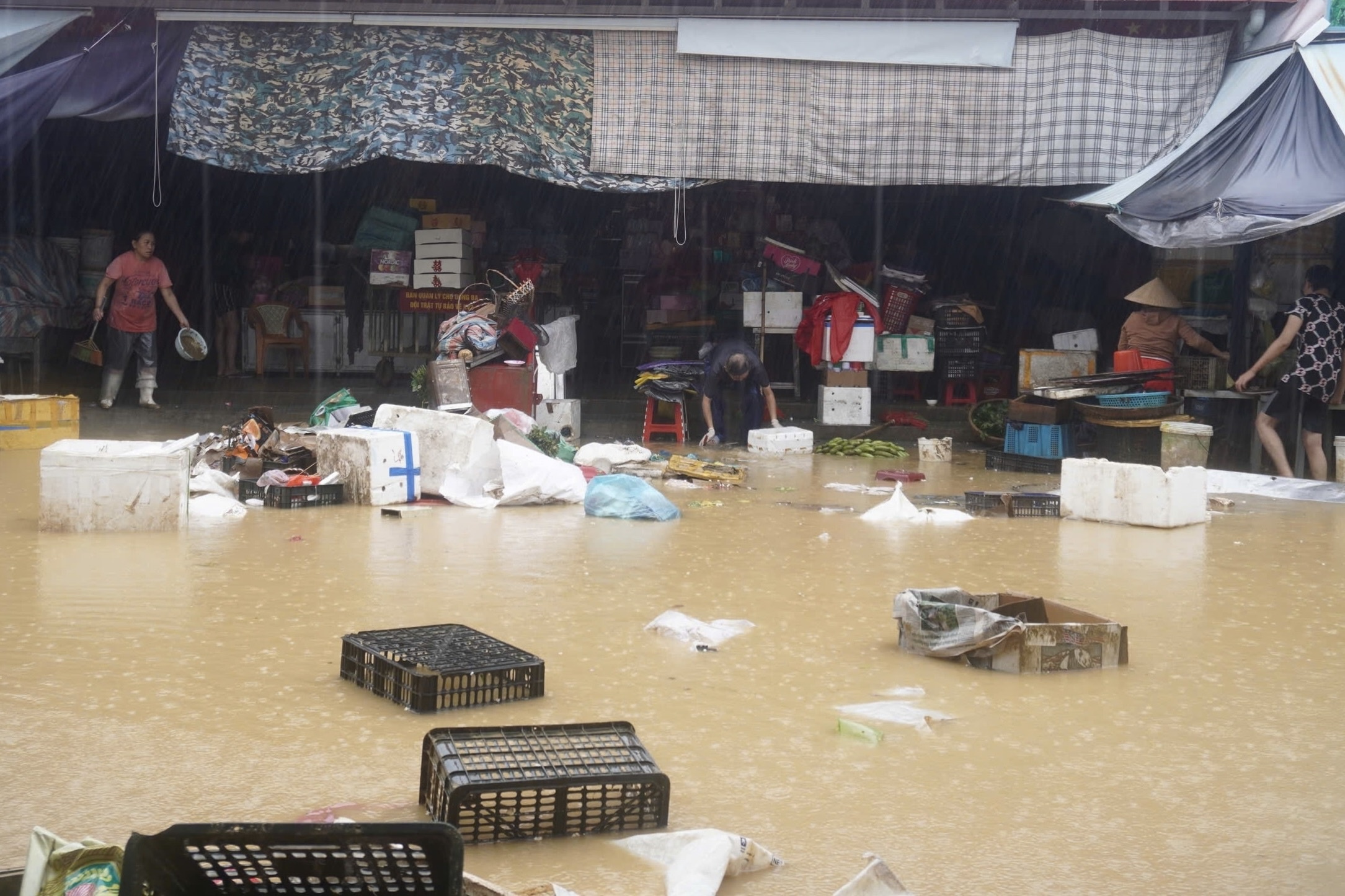 ngập lụt ở huế  ảnh 12 ngap lut o hue anh 12