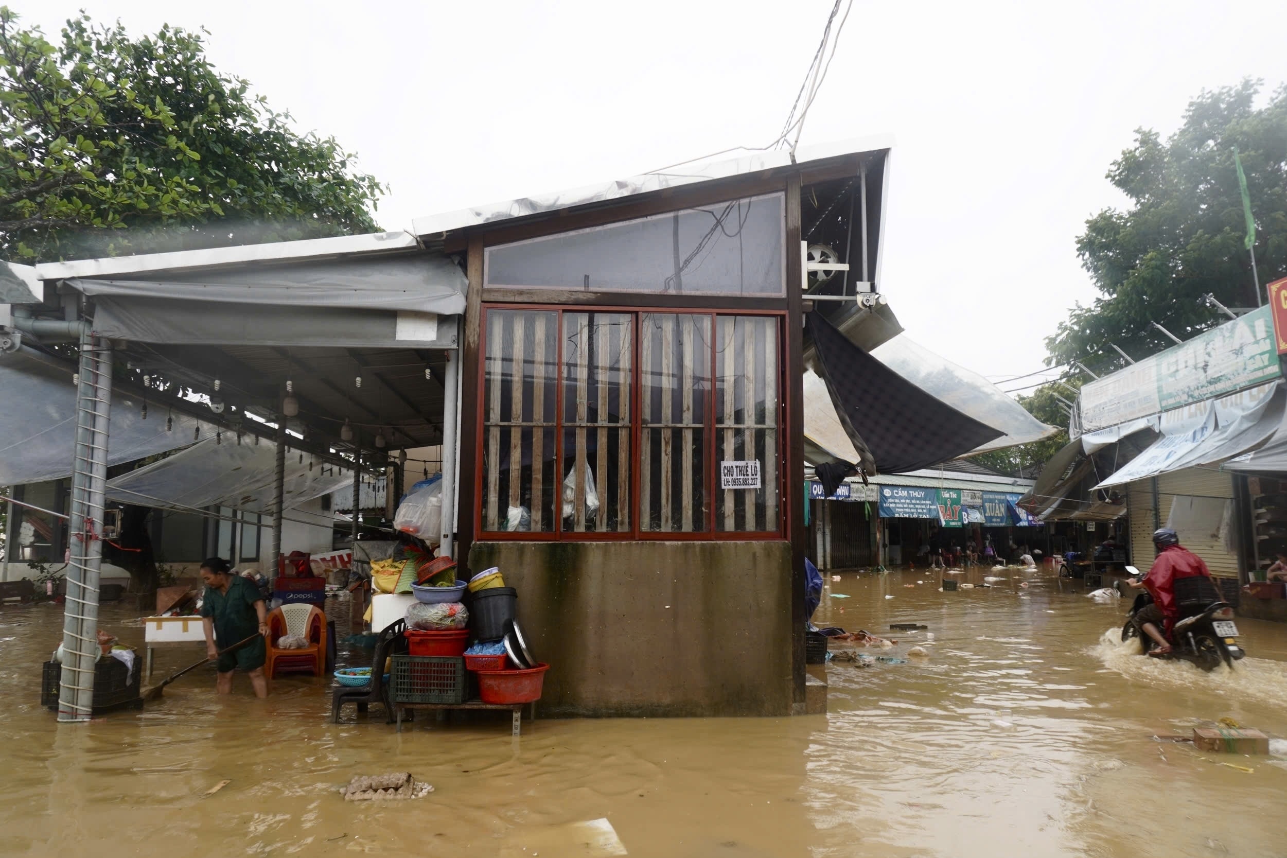 ngập lụt ở huế  ảnh 11 ngap lut o hue anh 11